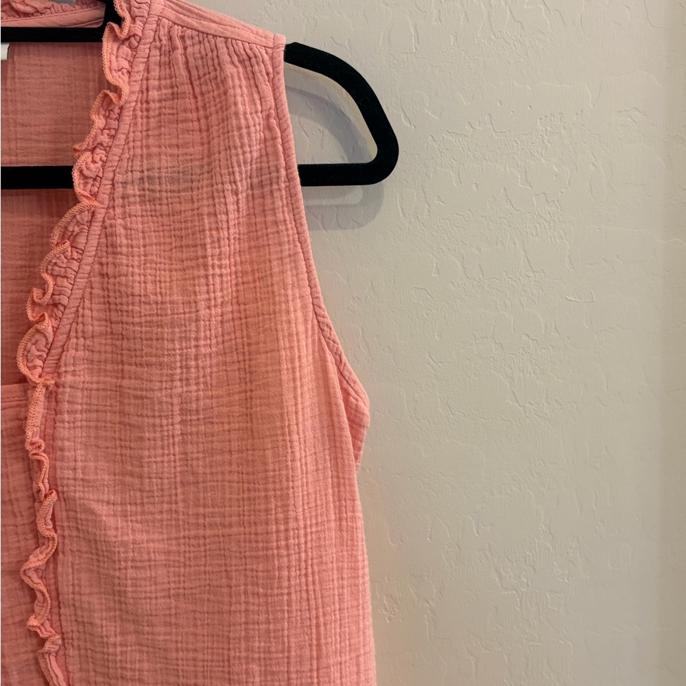 Liz Claiborne peach ruffle V-neck sleeveless top - Picture 4 of 6